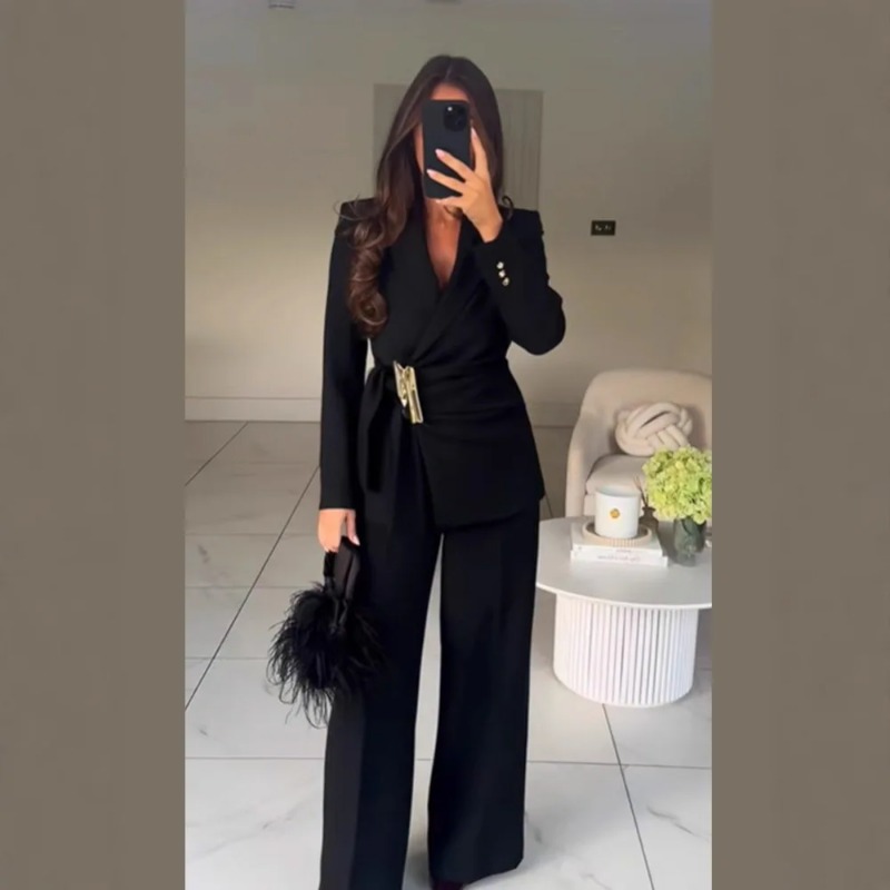 Winter Clothing For Sale - Женский костюм-двойка: пиджак с длинными рукавами